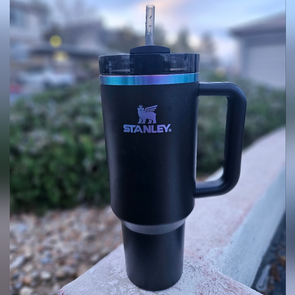 NWT - BLACK CHROMA QUENCHER H2.0 FLOWSTATE™ TUMBLER | 40 OZ ships same day!